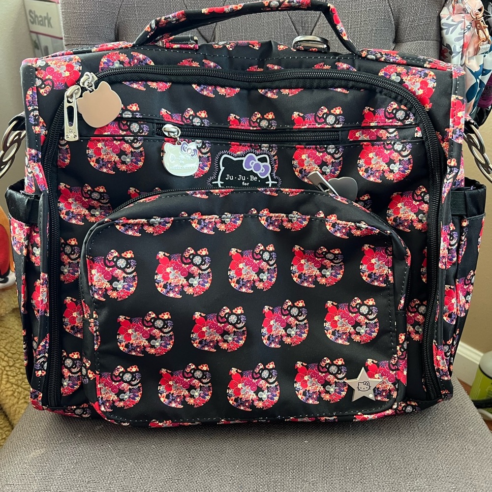 Ju-Ju-Be Black and Red Cat Patterned Bag